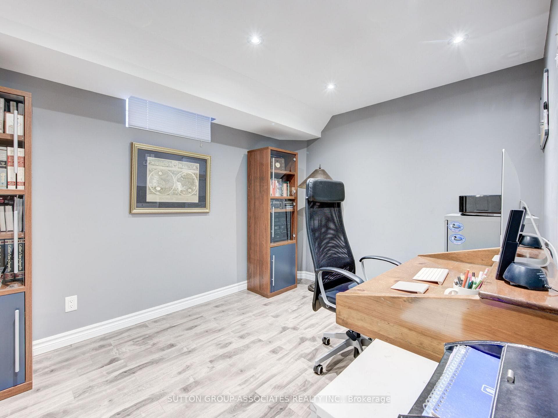 68 Hook Avenue photo 32