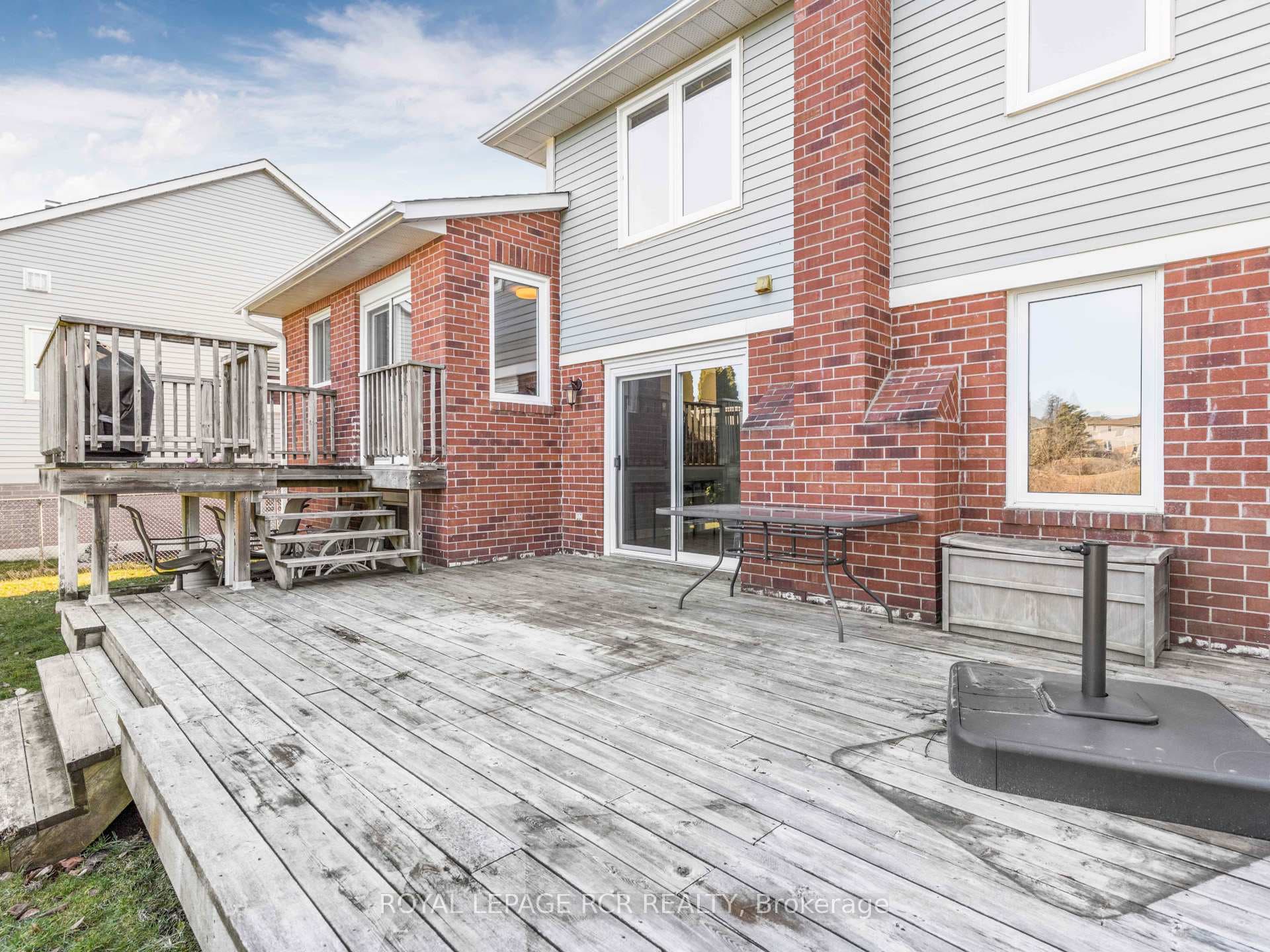 187 Crossland Gate photo 32