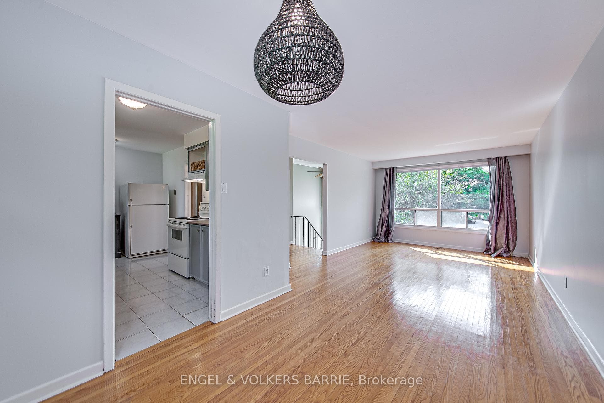 144 Cundles Road photo 10