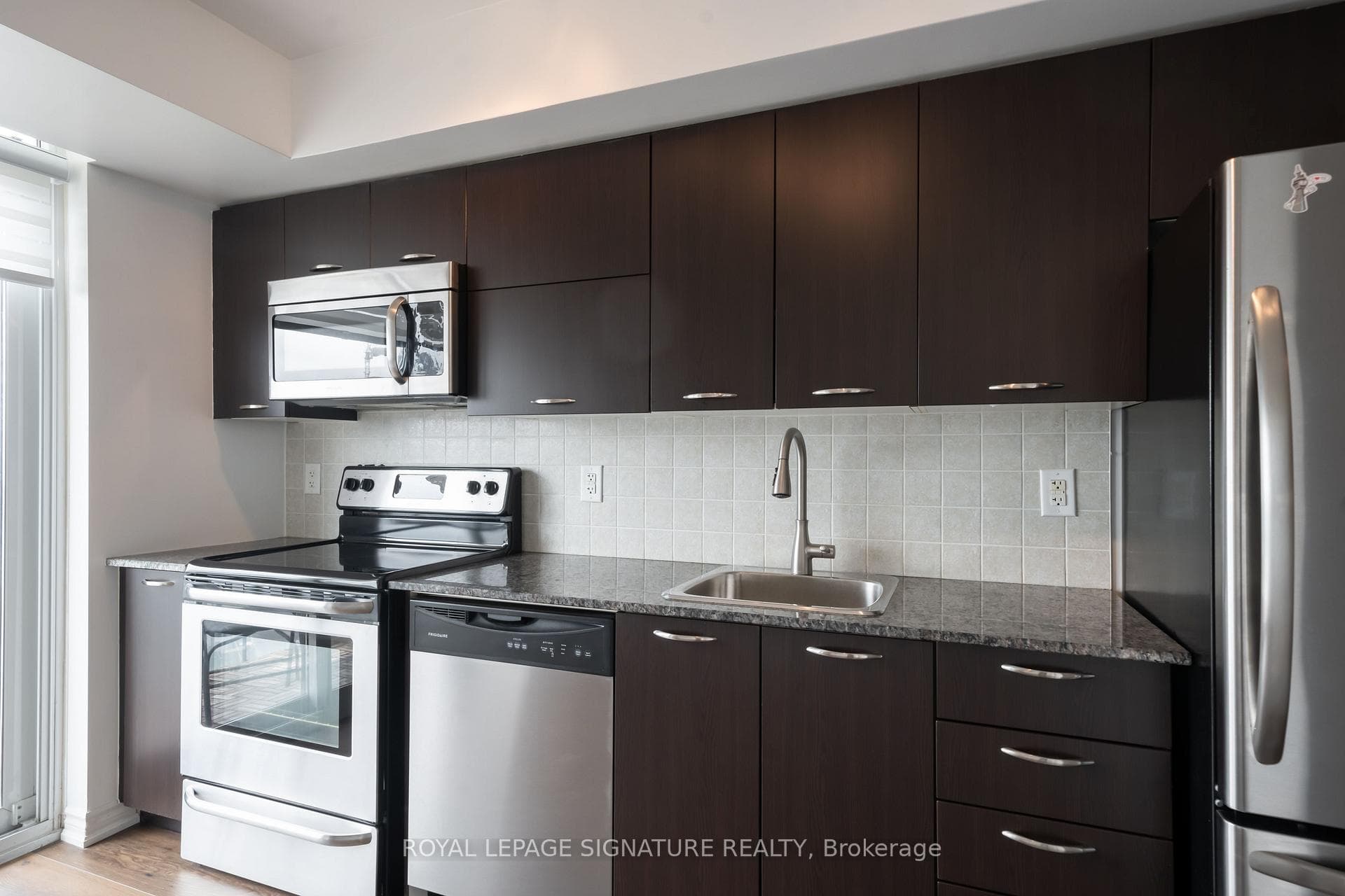 38 Joe Shuster Way Unit 1909 photo 16