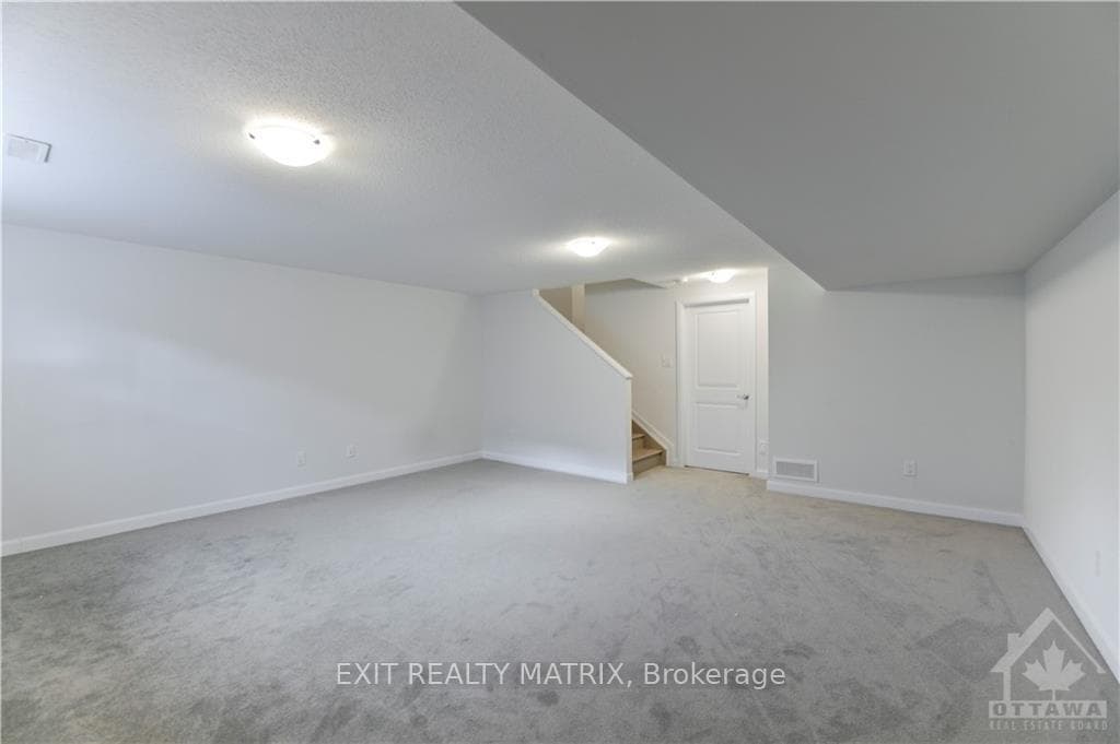 752 CASHMERE Terrace photo 23