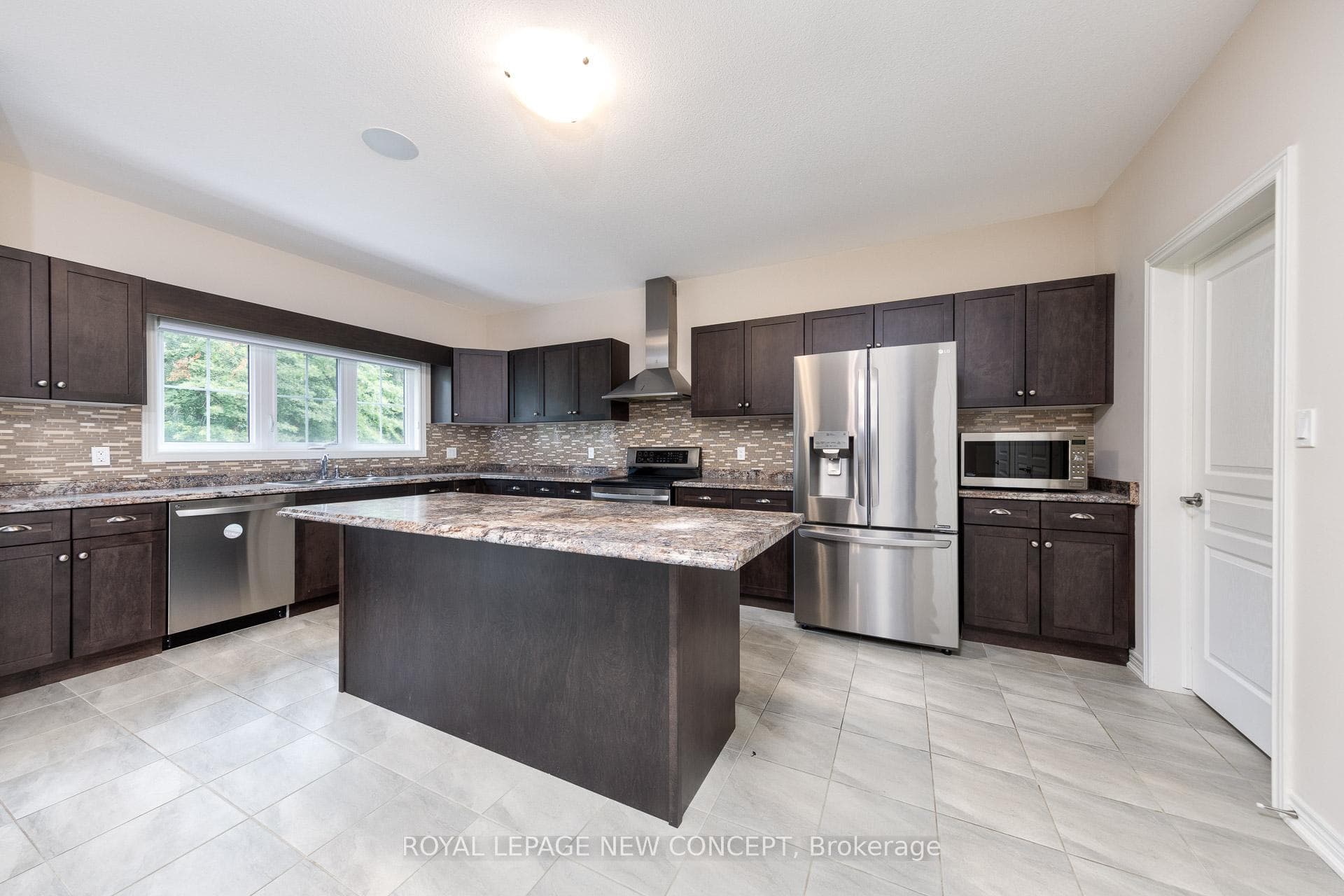 6028 Eaglewood Drive photo 7