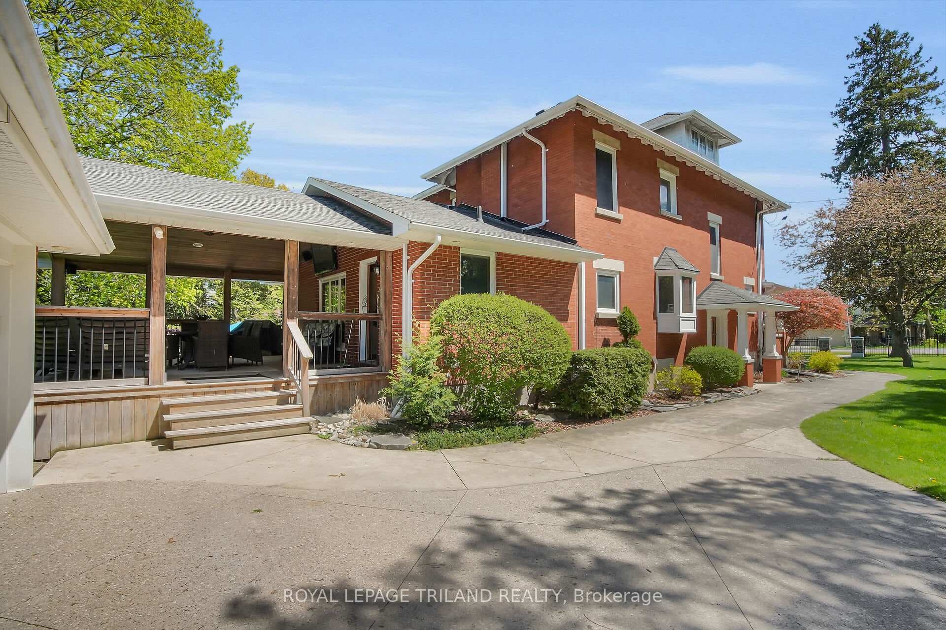 825 Riverside Drive photo 31