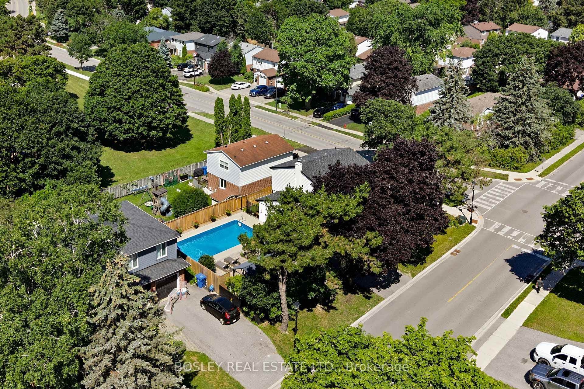 440 Sandford Street photo 46