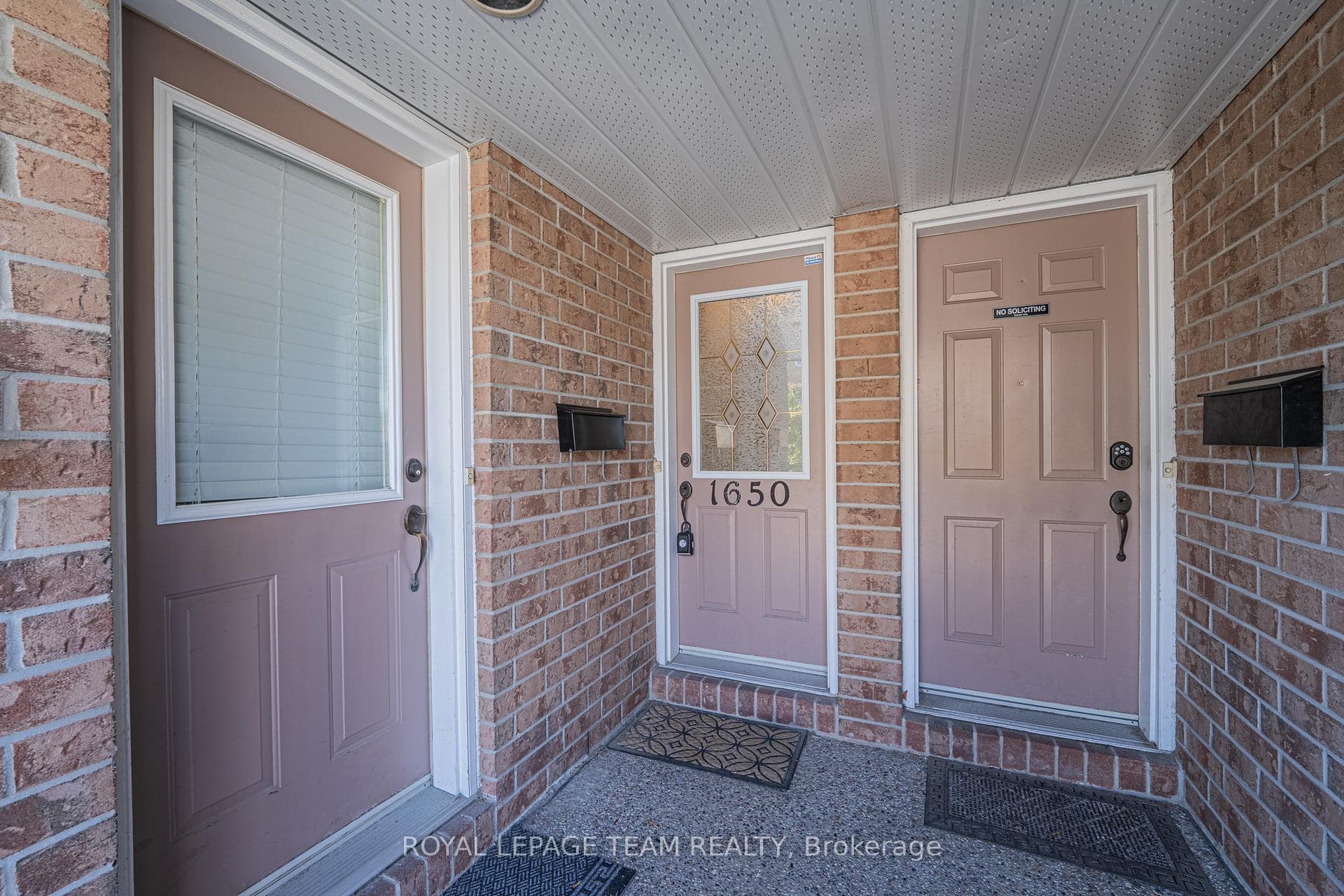 1650 Locksley Lane photo 4