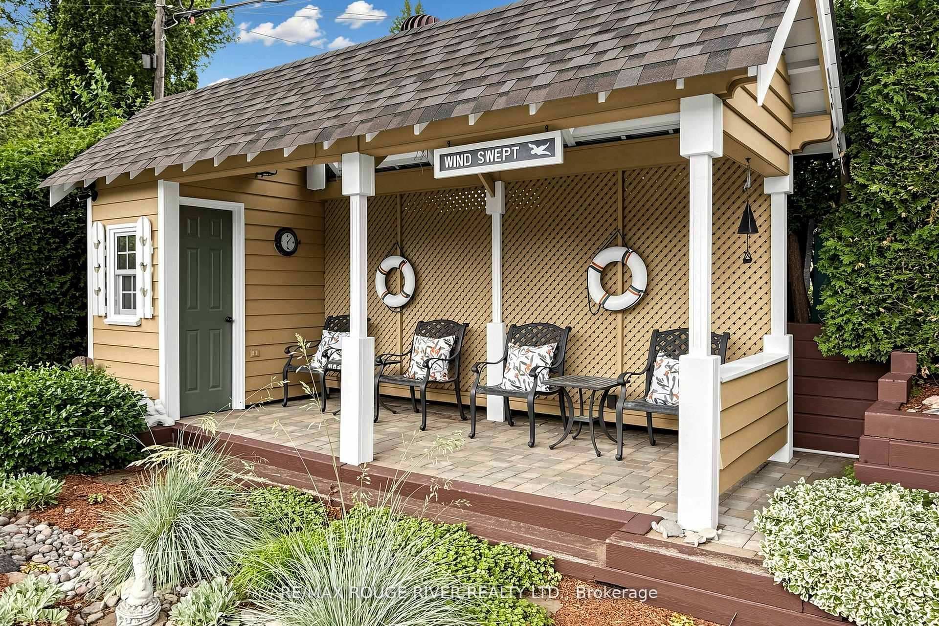Cabana and changeroom