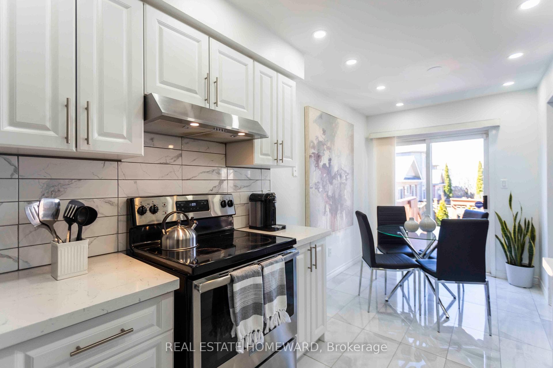42 Perfitt Crescent photo 11