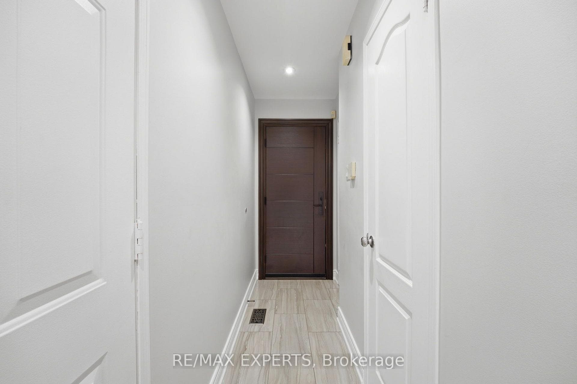 80 Tania Crescent Unit 7 photo 4
