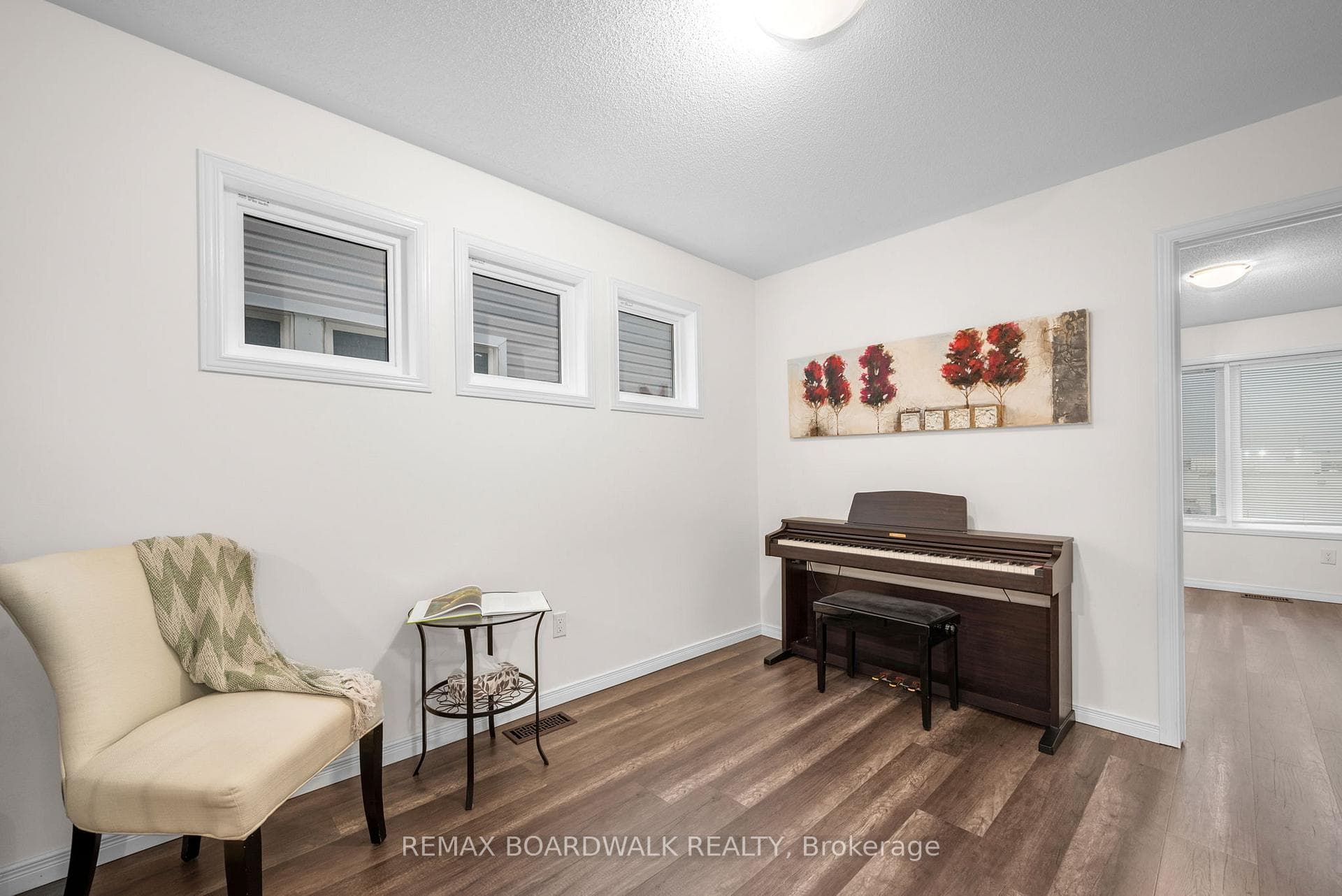 302 Haliburton Heights photo 31