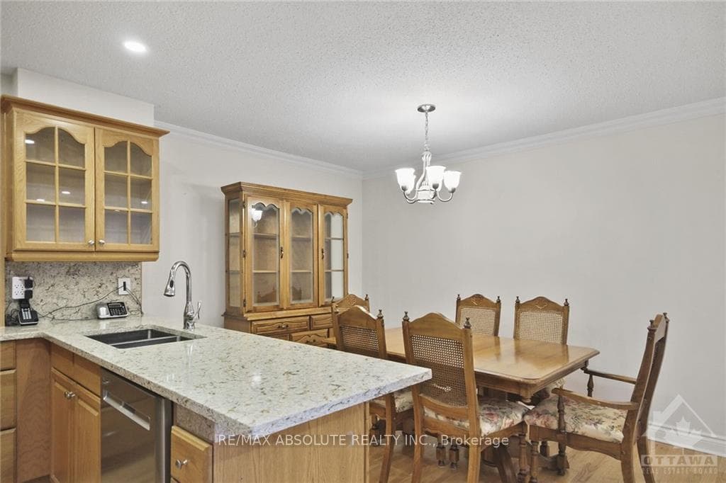 1465 BASELINE Road Unit 605 photo 13