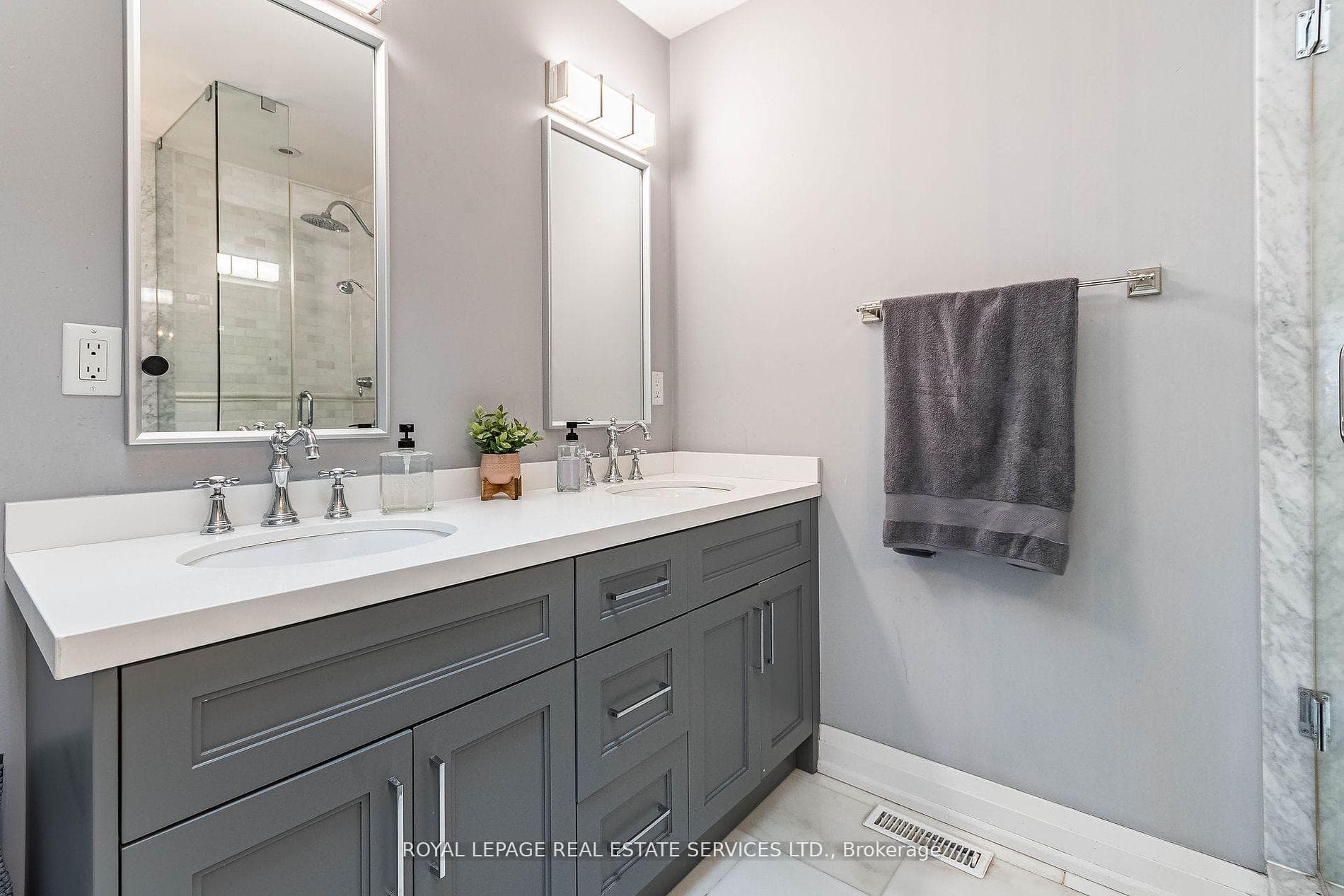 221 Beta Street photo 19
