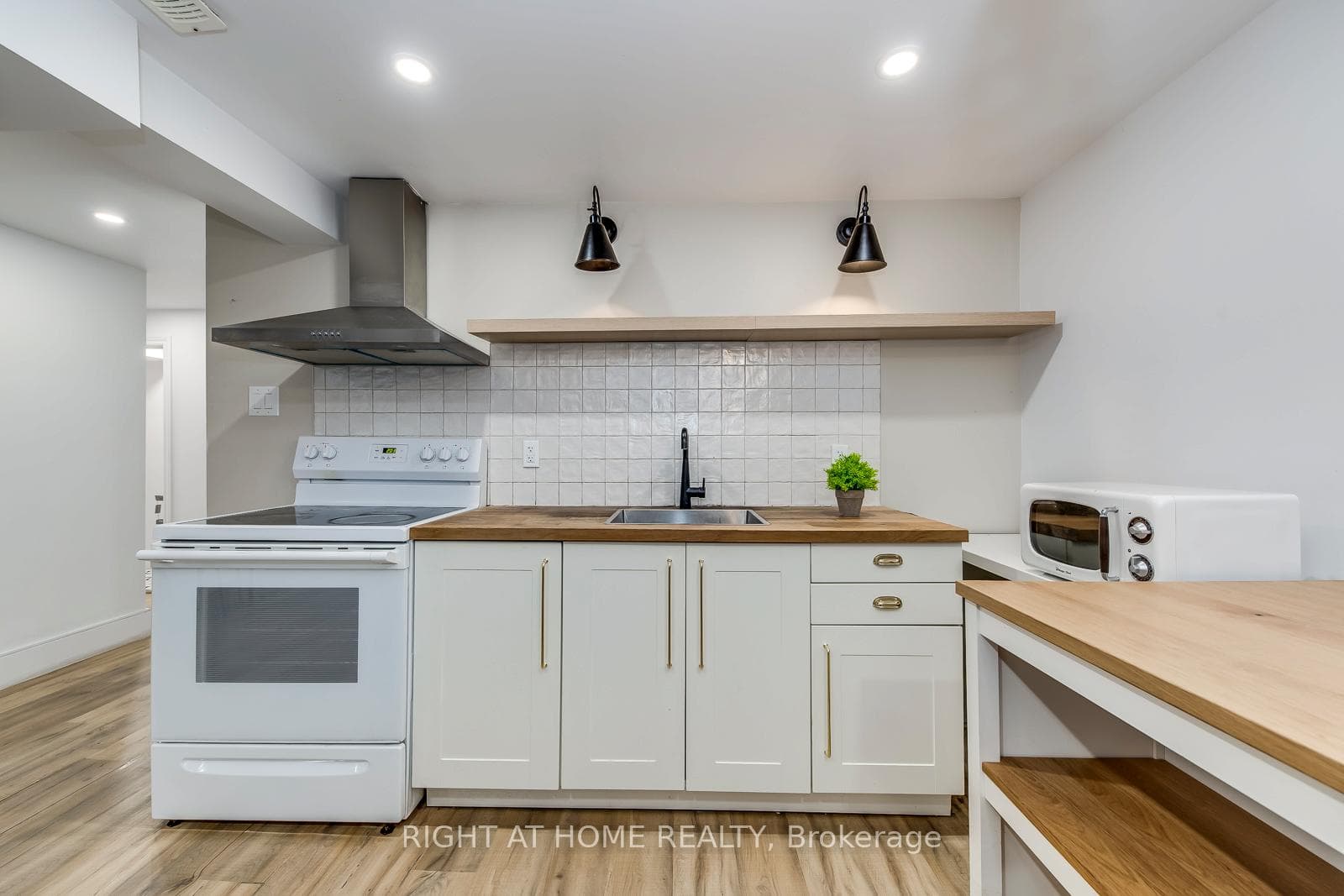 4230 Credit Pointe Drive photo 38