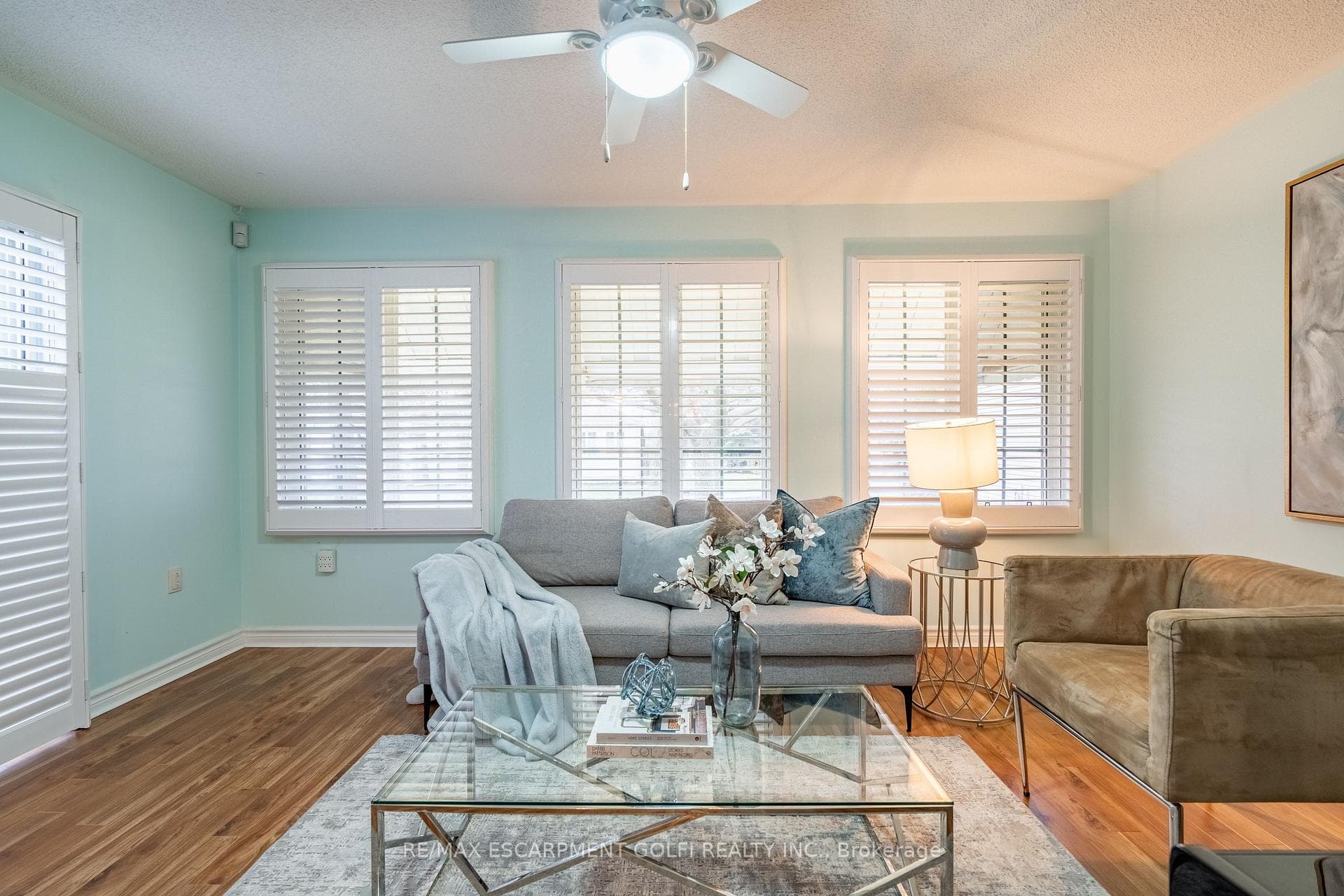 345 SILVERBIRCH Boulevard photo 13