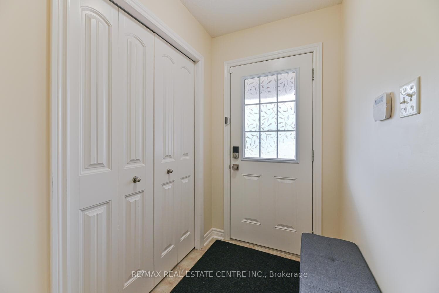 535 Margaret Street Unit 4 photo 3