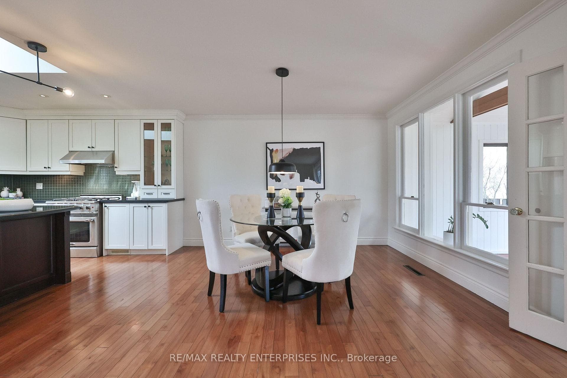 1439 Larchview Trail photo 12