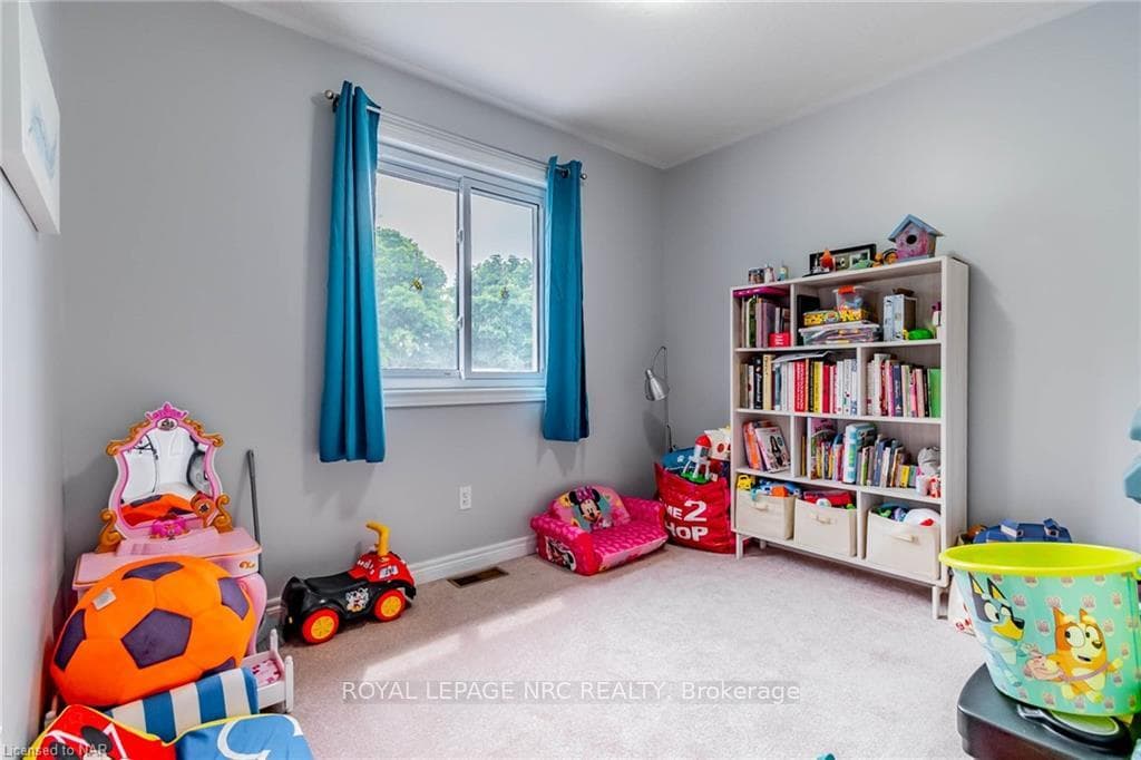 387 Catharine Street photo 14