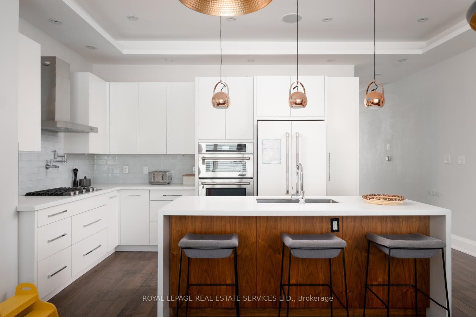 94 Cambridge Avenue photo 9