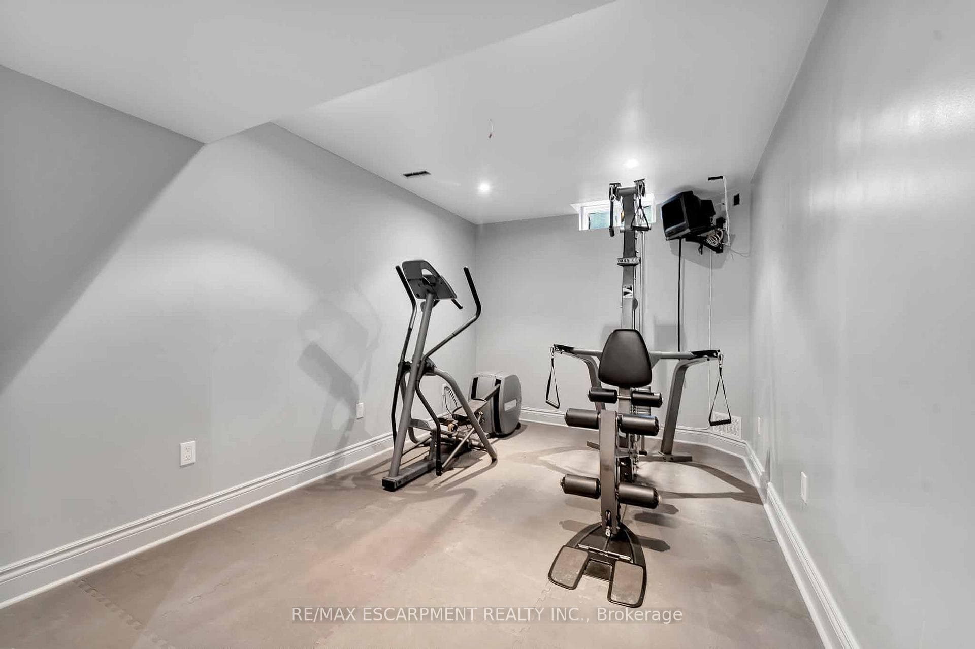 50 Auburndale Drive photo 34