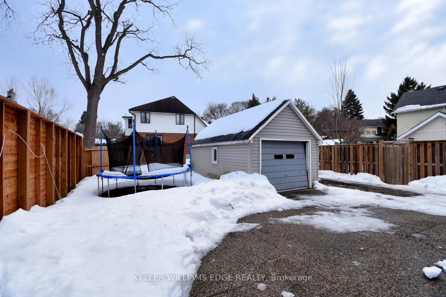 89 Oak Street photo 34