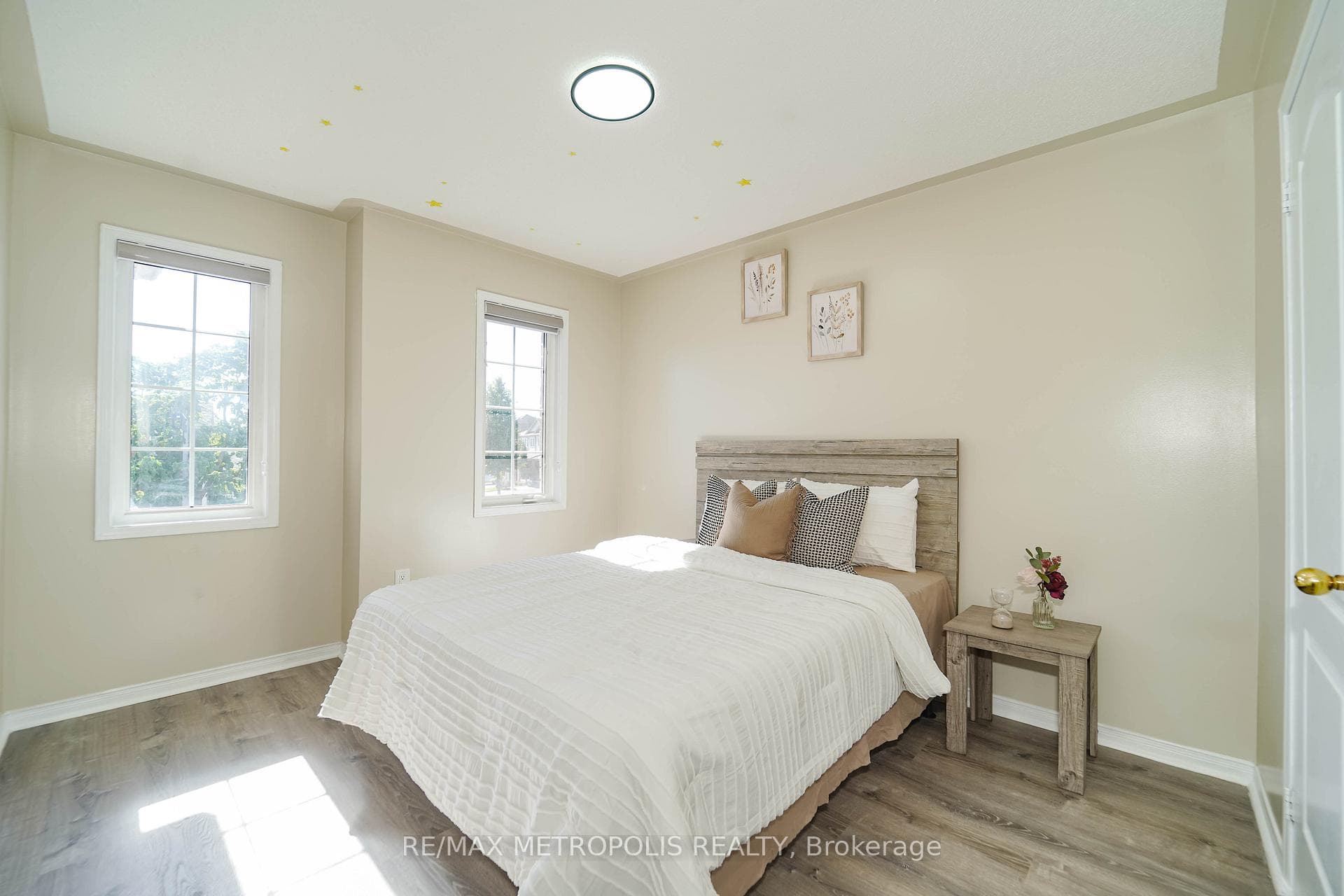 65 Presley Crescent photo 24