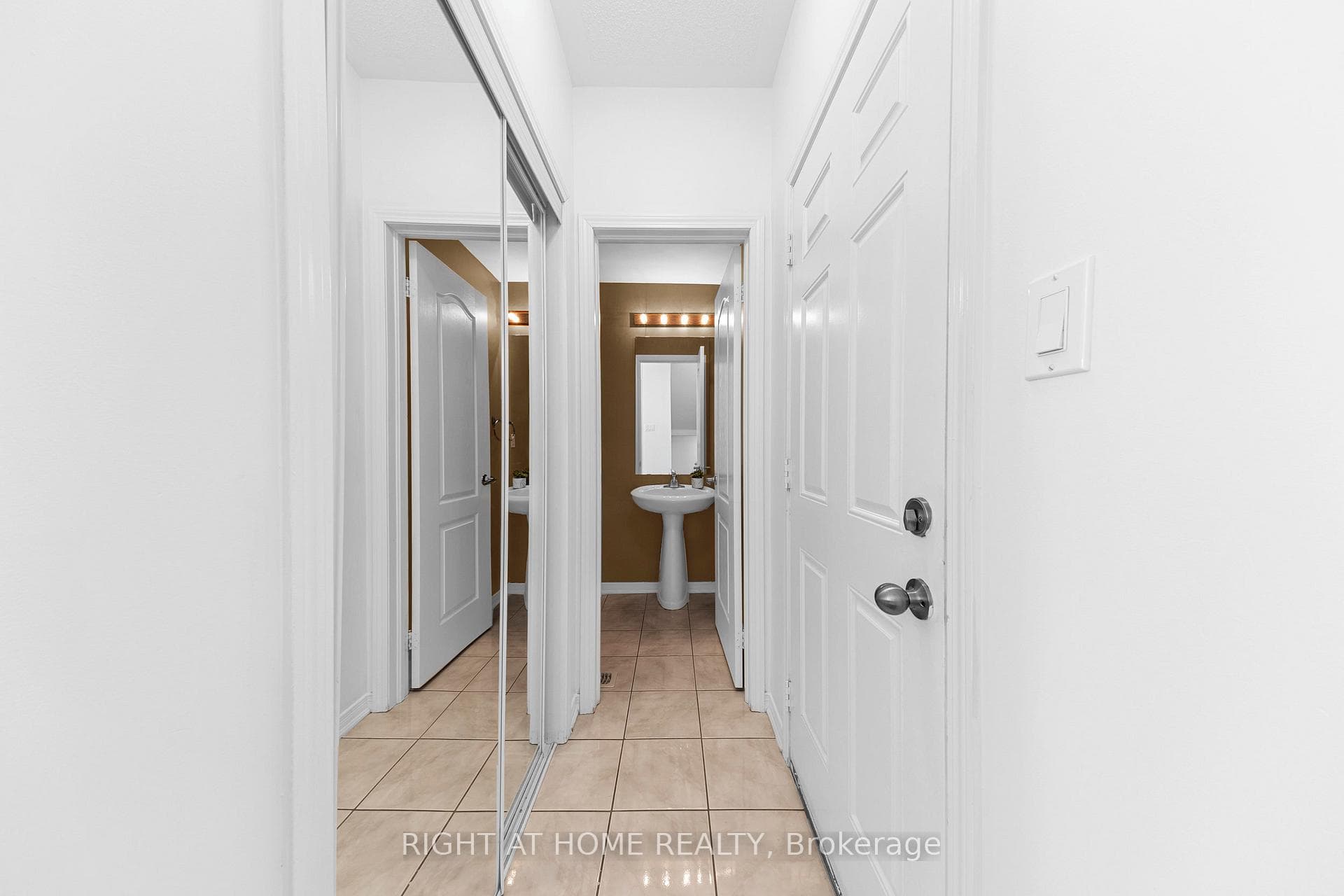 28 Booker Drive photo 8