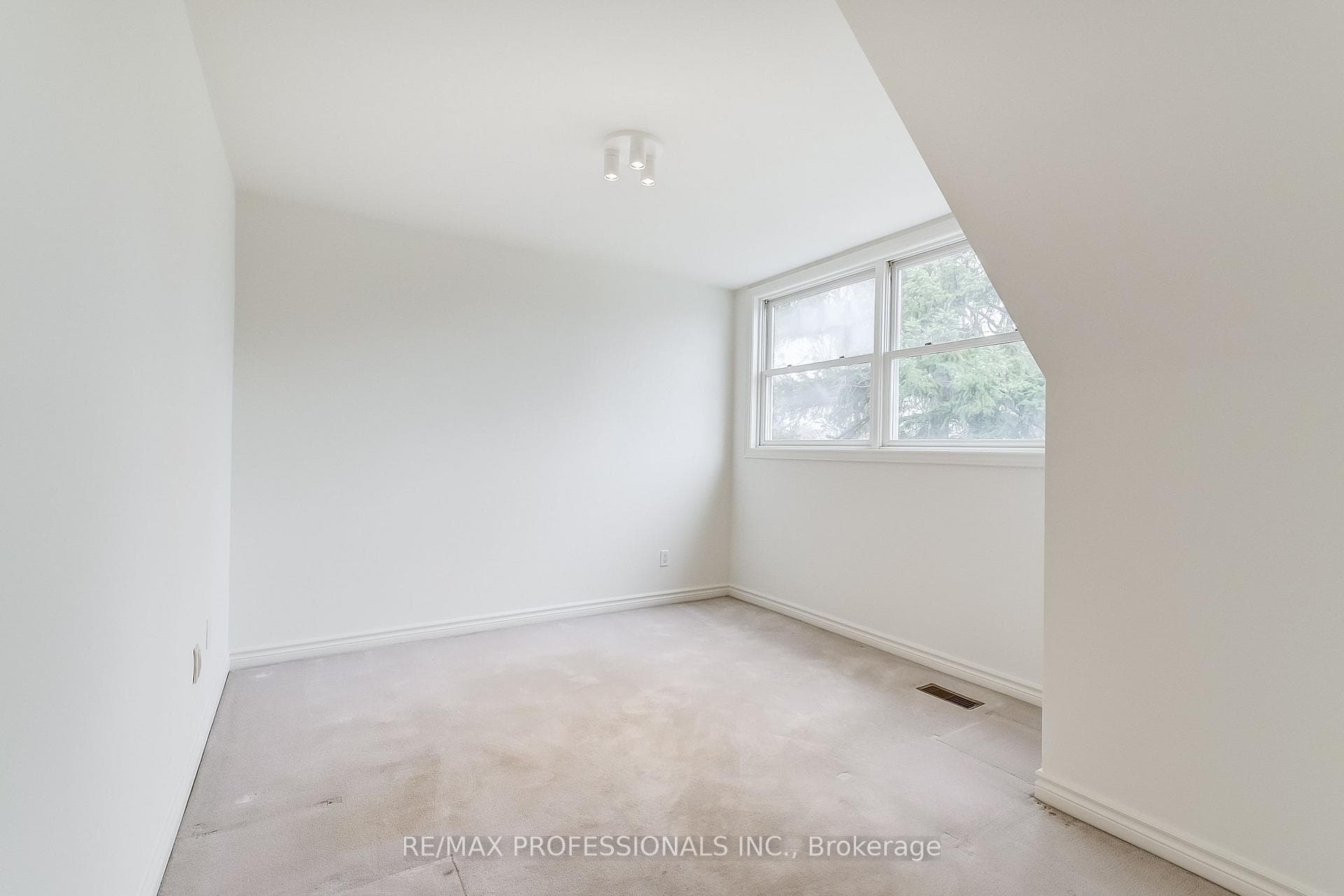 7 Jeff Drive photo 19