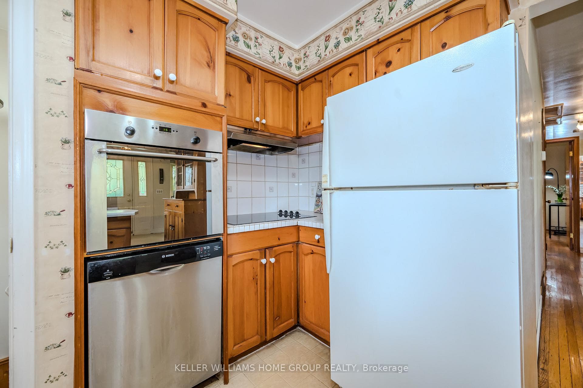 176 Waverley Drive photo 9