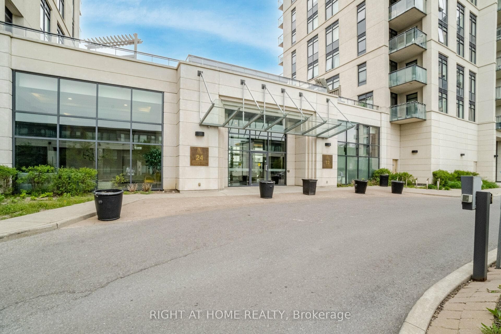 24 Woodstream Boulevard Unit 616 photo 2