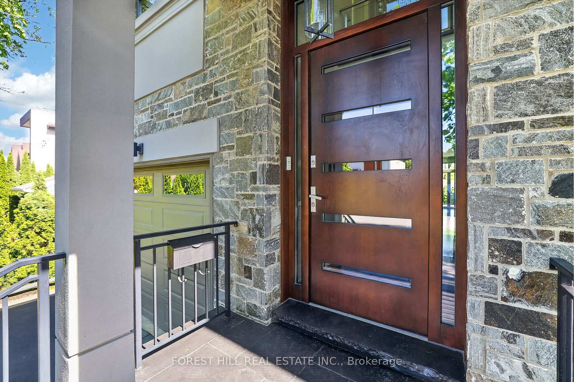 51 Greenfield Drive photo 2