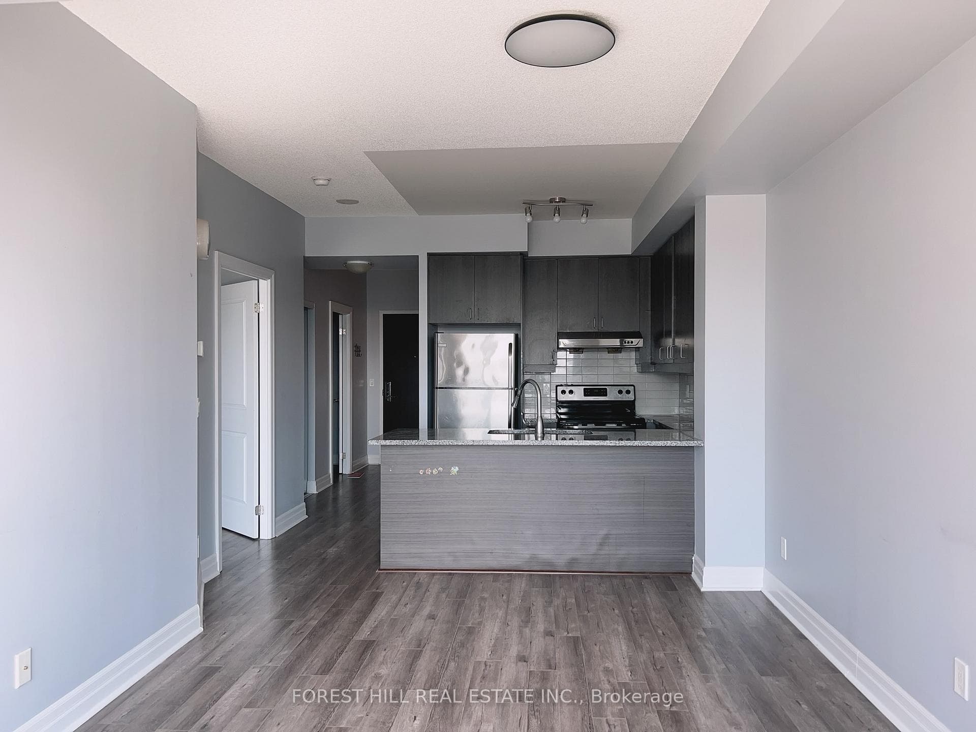 8130 Birchmount Road Unit 518 photo 4