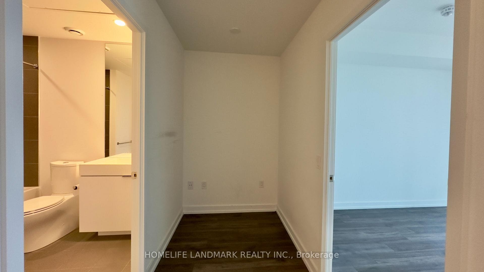 33 Helendale Avenue Unit 809 photo 6