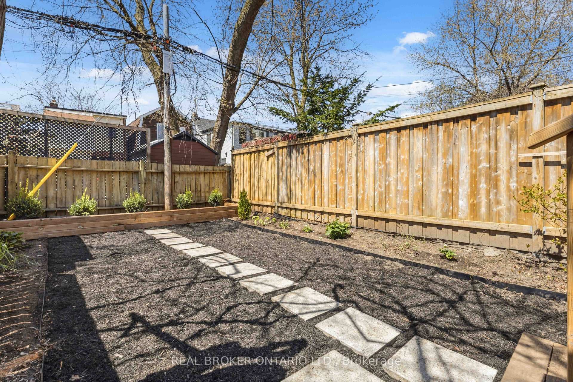 54 Moberly Avenue photo 43