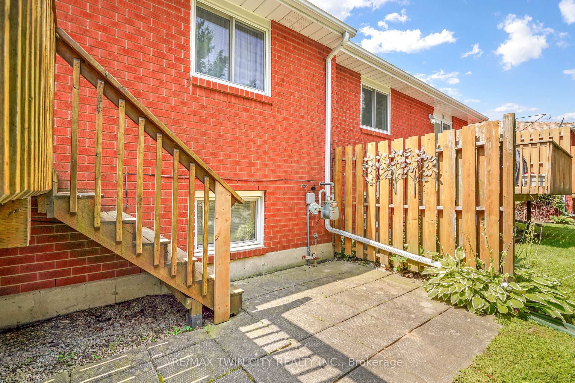 1 Buchanan Crescent Unit 11 photo 37