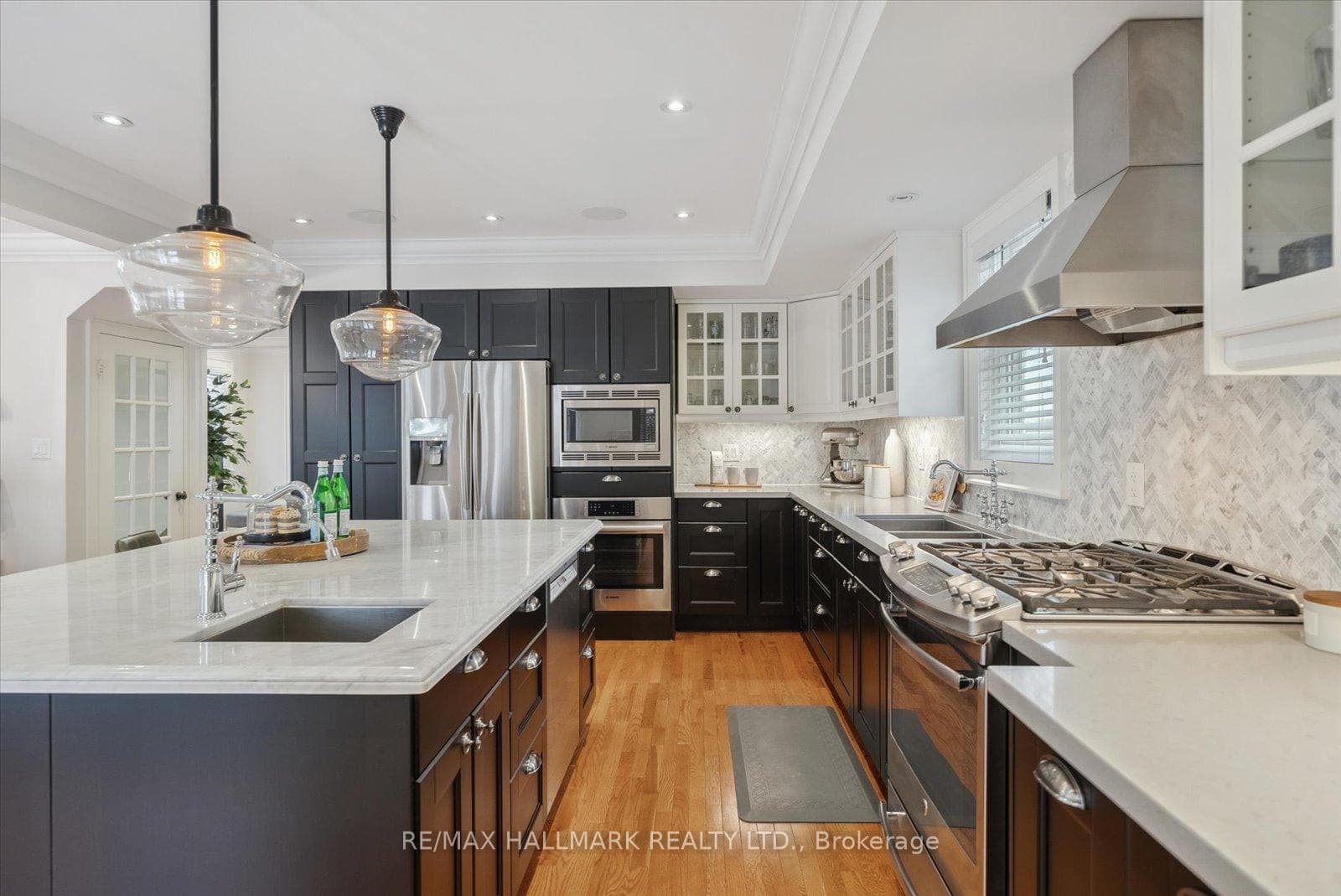 63 Thatcher Avenue photo 12