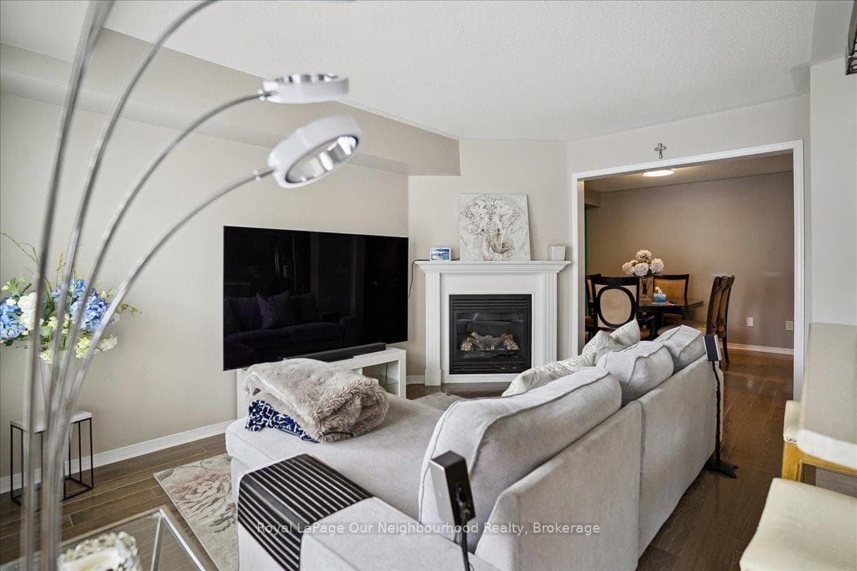 98 James Govan Drive photo 10