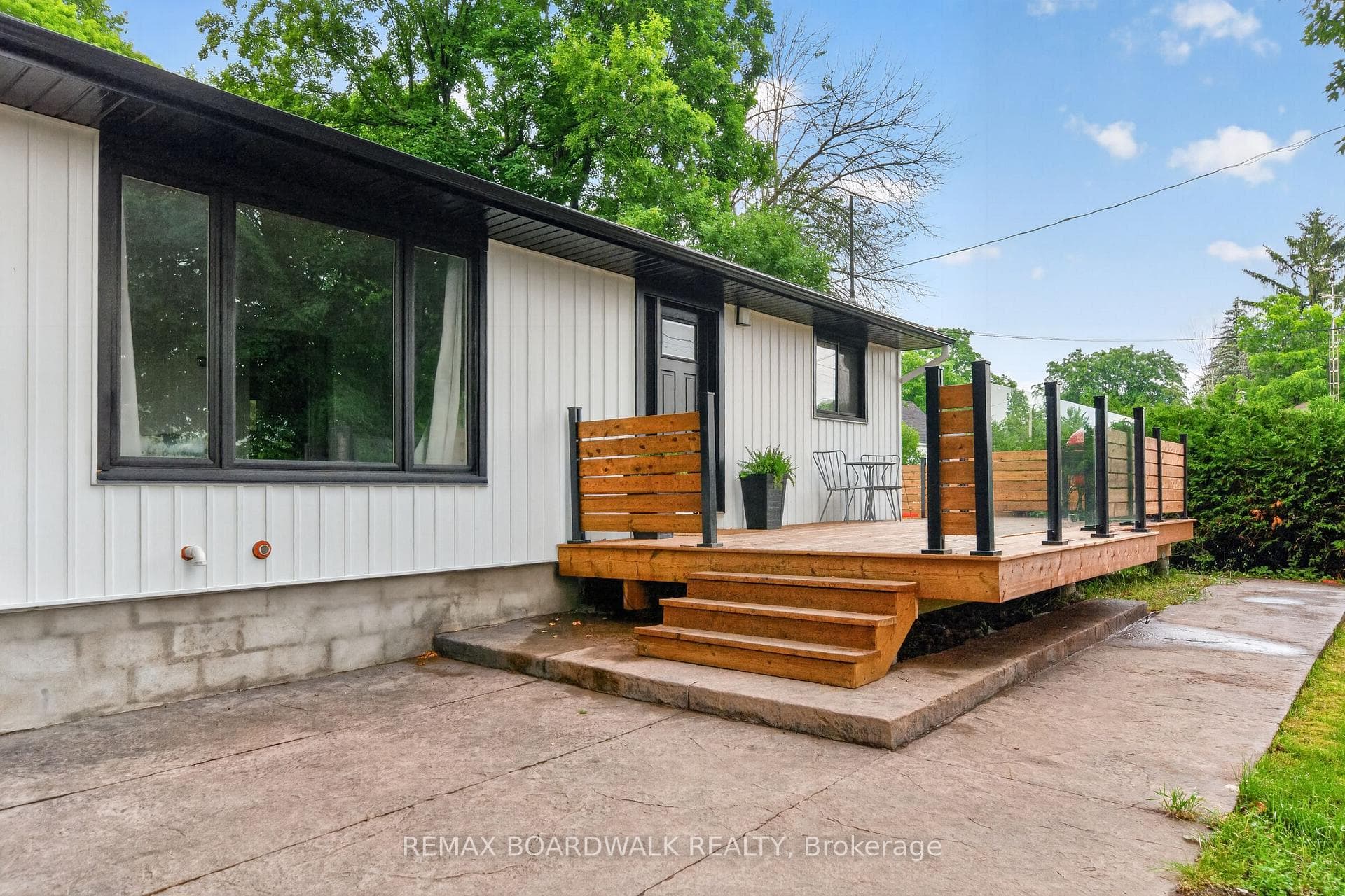 2633 Bedell Road photo 5