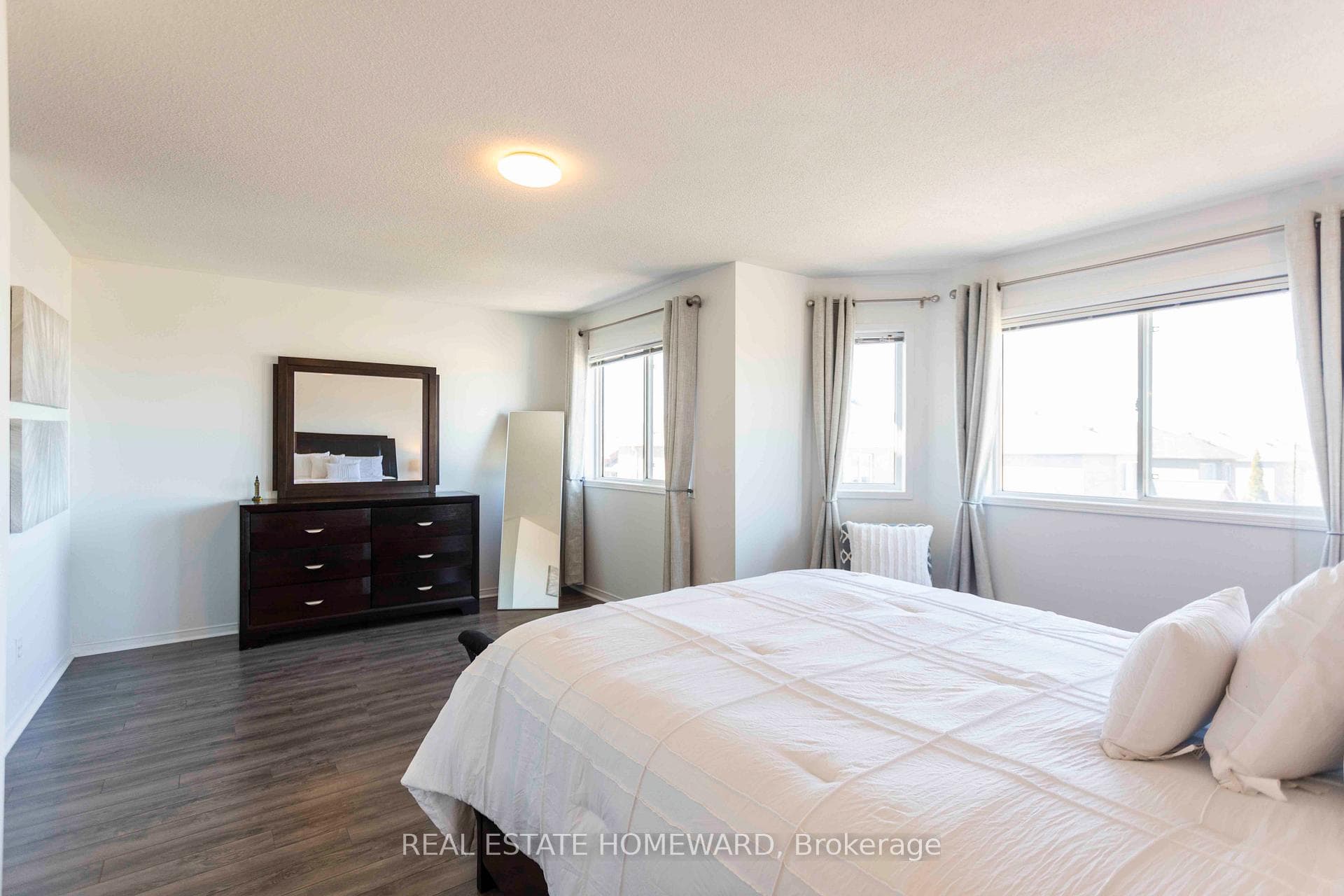 42 Perfitt Crescent photo 22