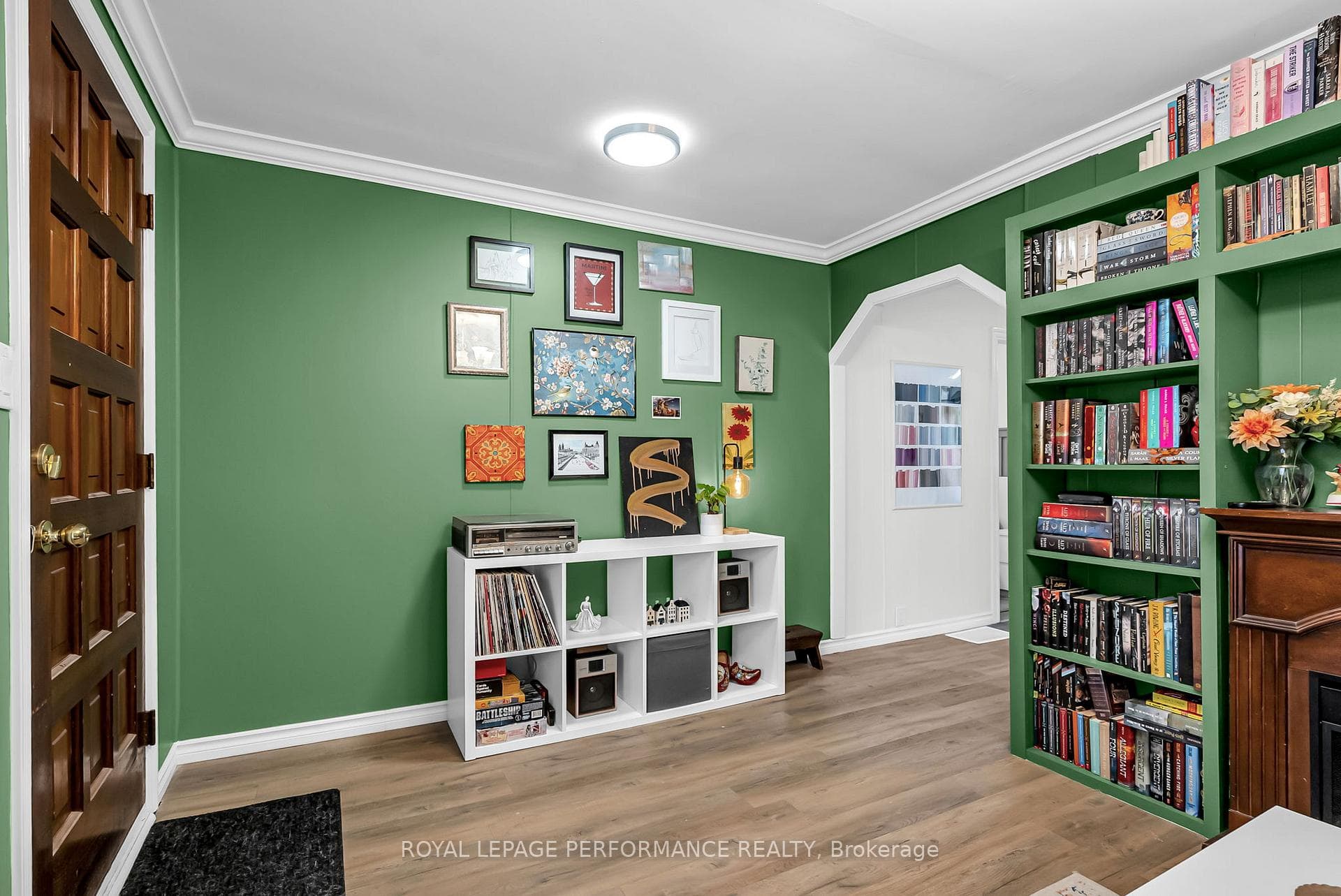 40 Cartier Avenue photo 8