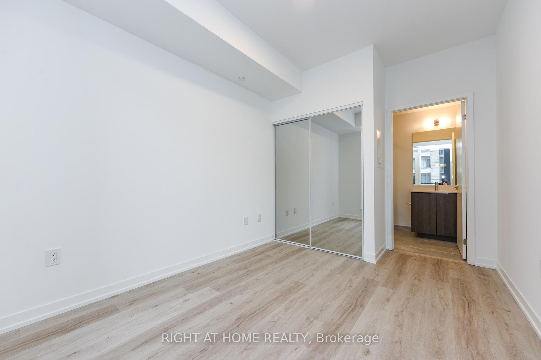 395 Square One Drive Unit 1405 photo 28