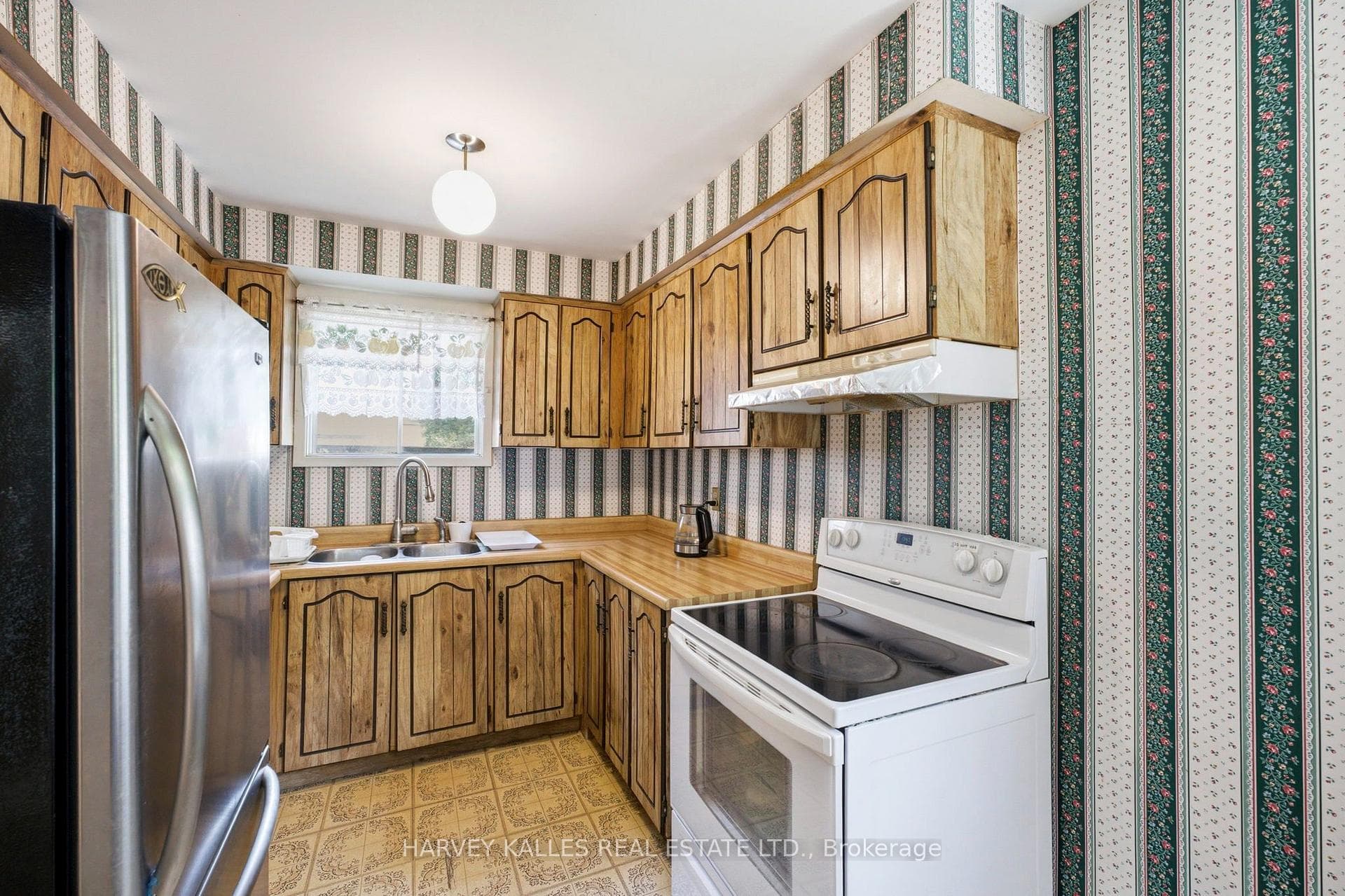 39 Newington Crescent photo 14
