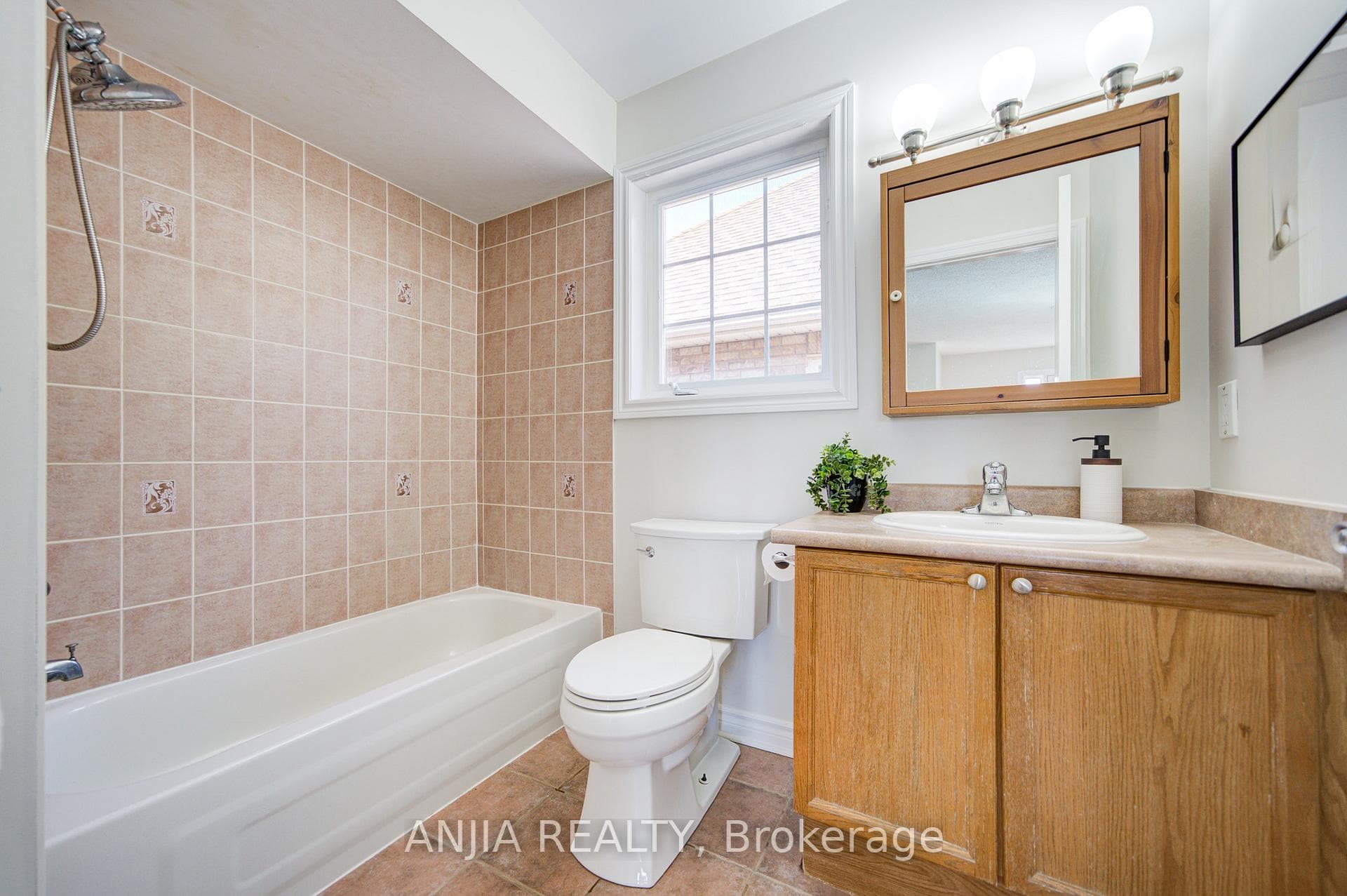 4 James Ratcliff Avenue photo 32
