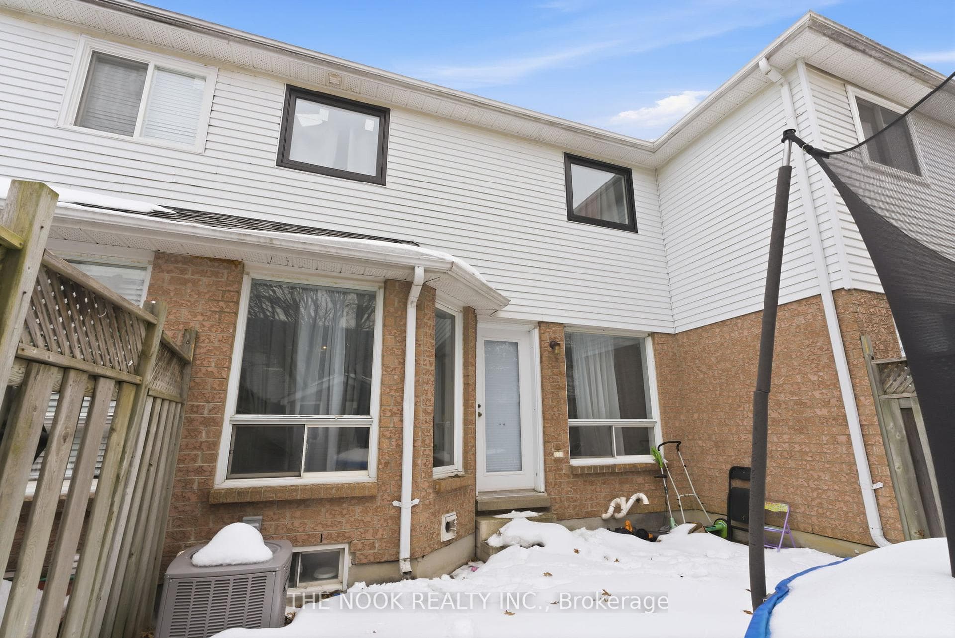 119 Brownstone Crescent photo 39