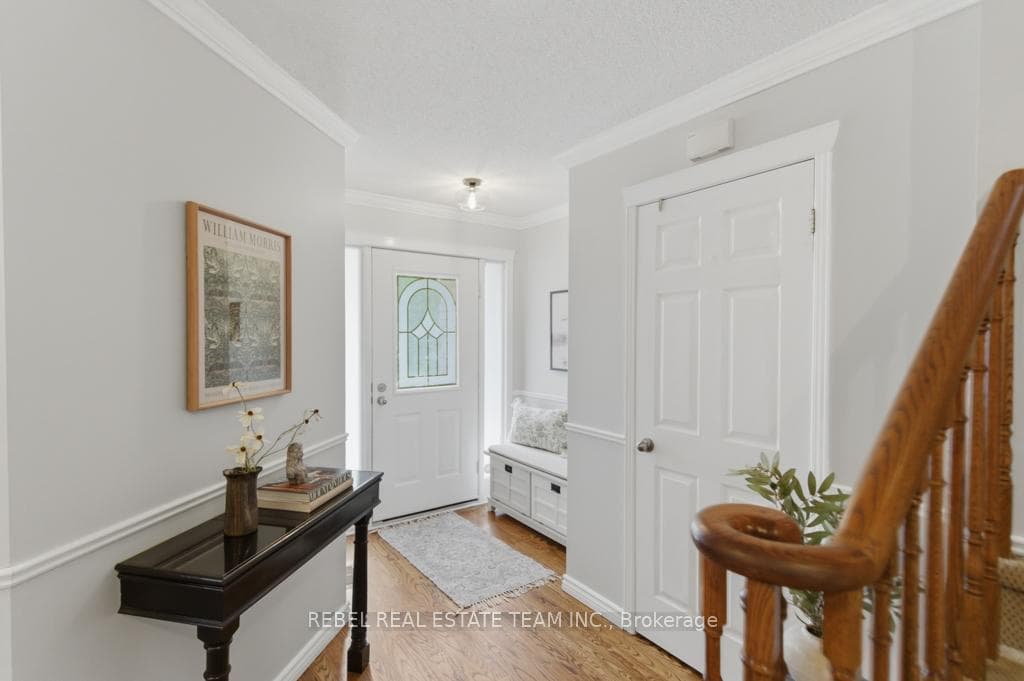 67 Avondale Drive photo 3