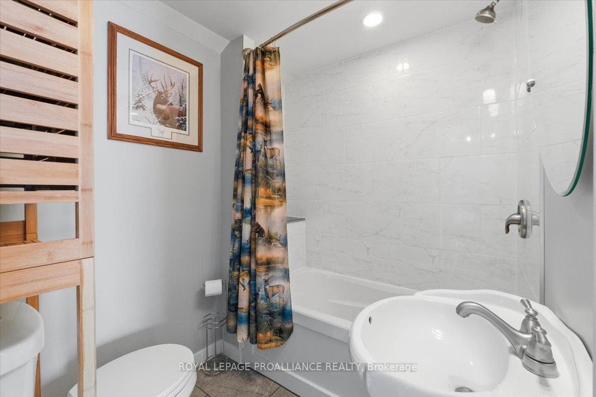 311 Jamieson Street photo 23