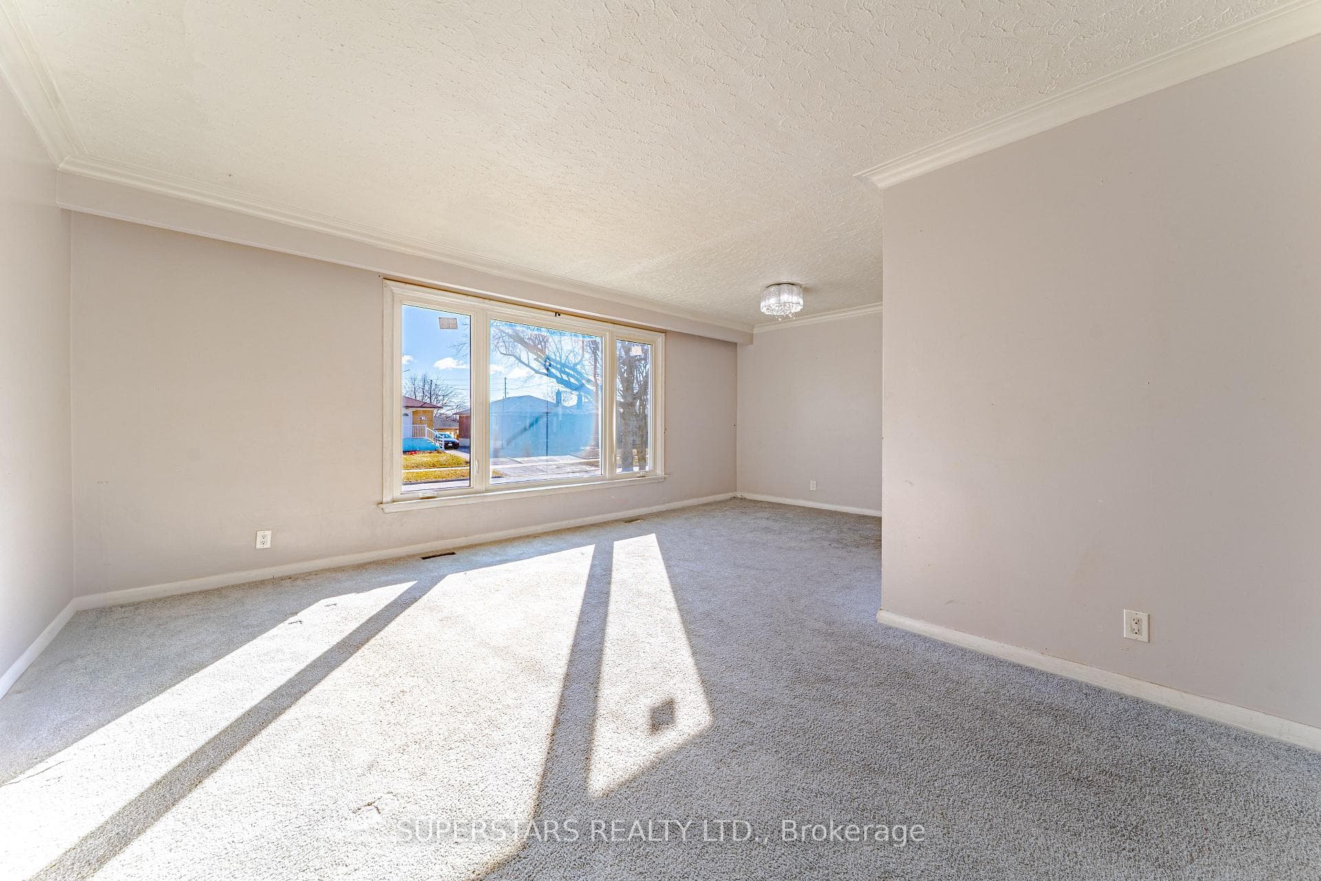 130 Pandora Circle photo 2