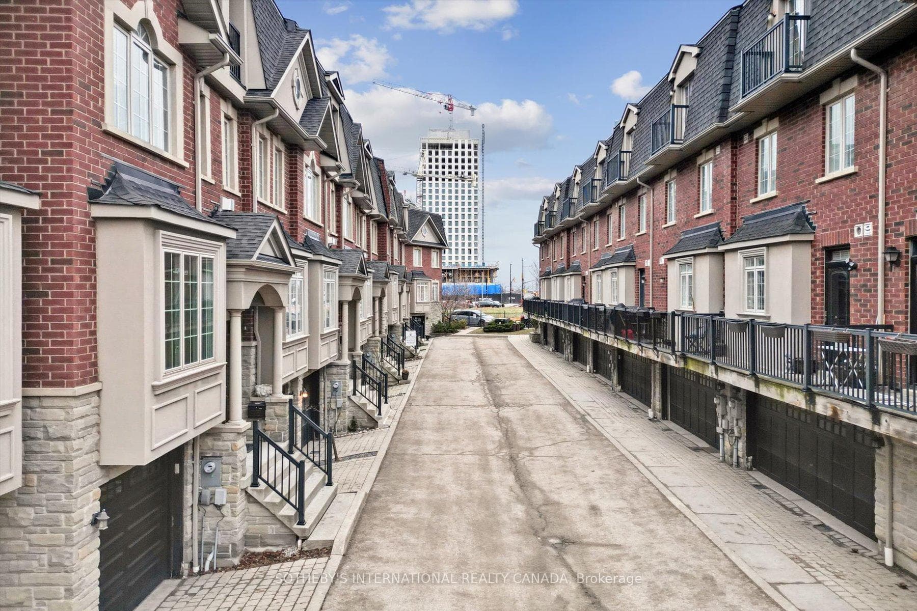 21 Streight Lane photo 46