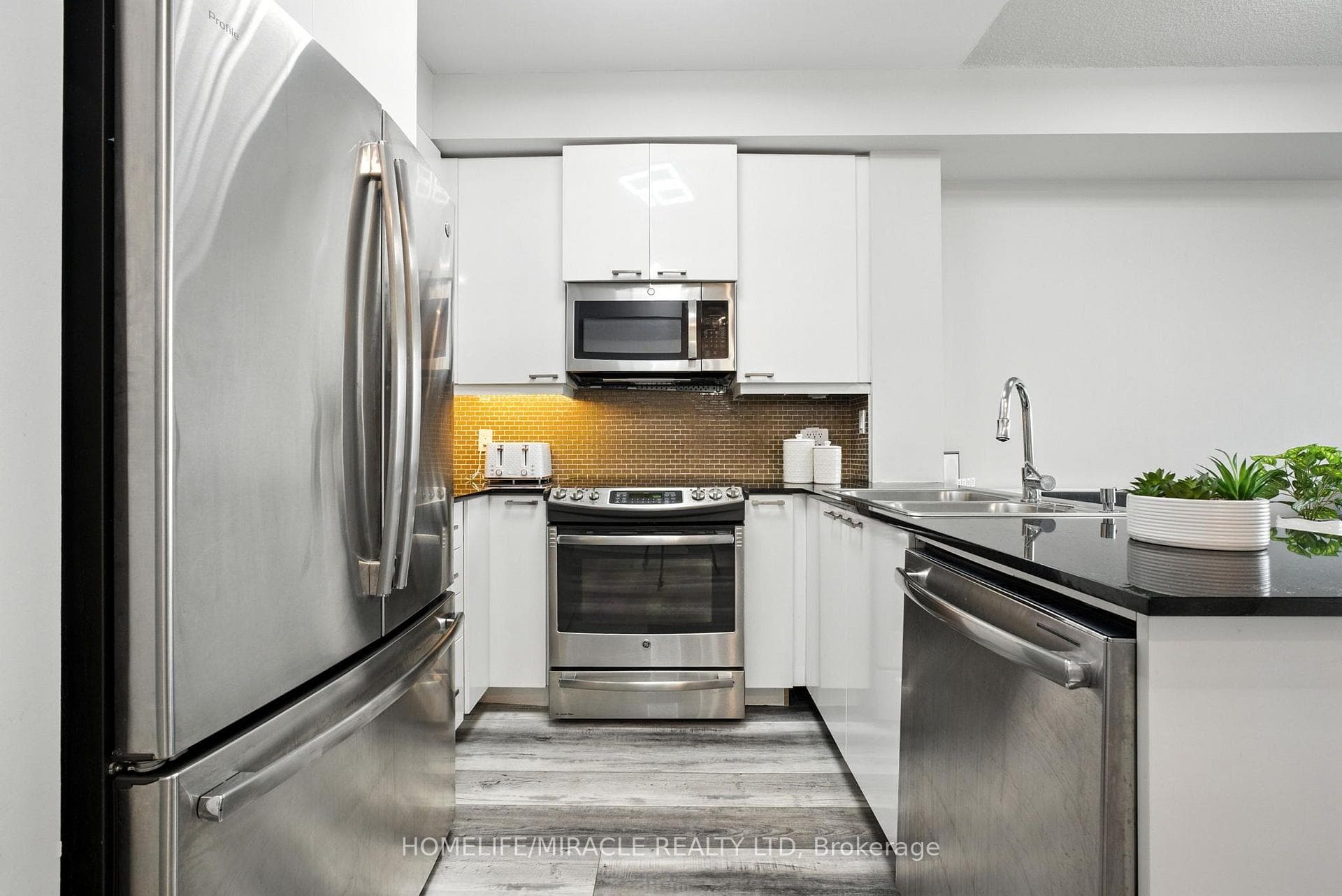 1328 Birchmount Road Unit 607 photo 5