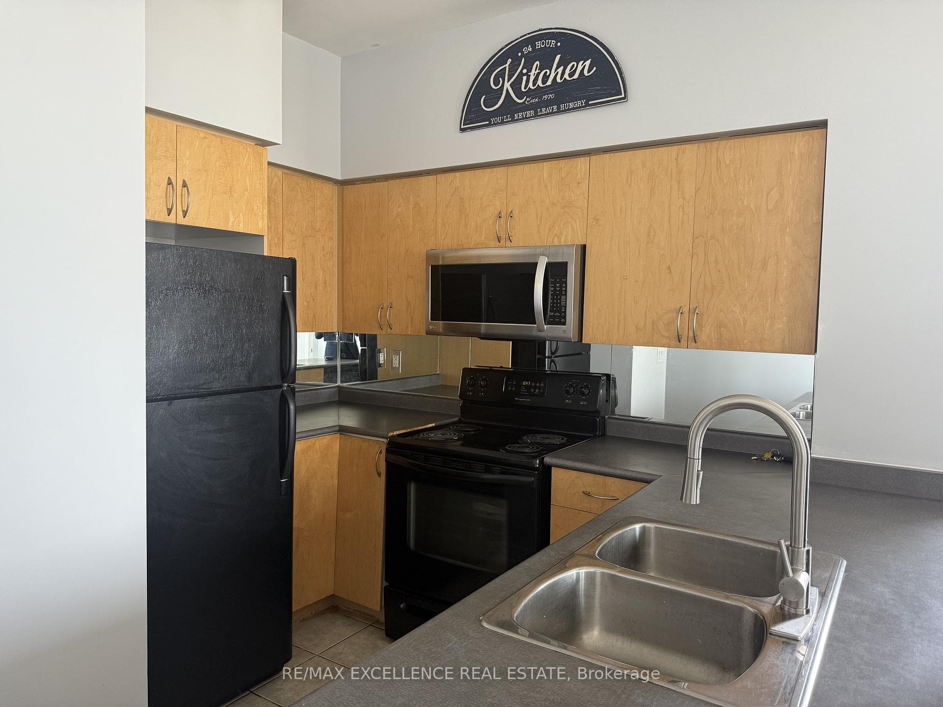 388 Prince Of Wales Drive Unit 3306 photo 4