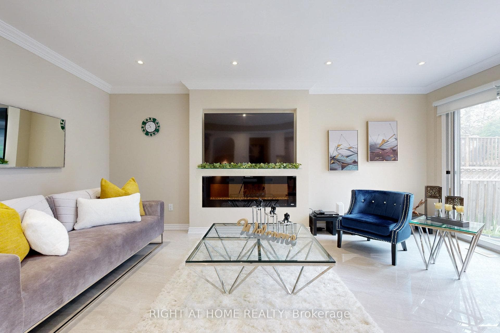 Family Room - Built-in Gas Fireplace