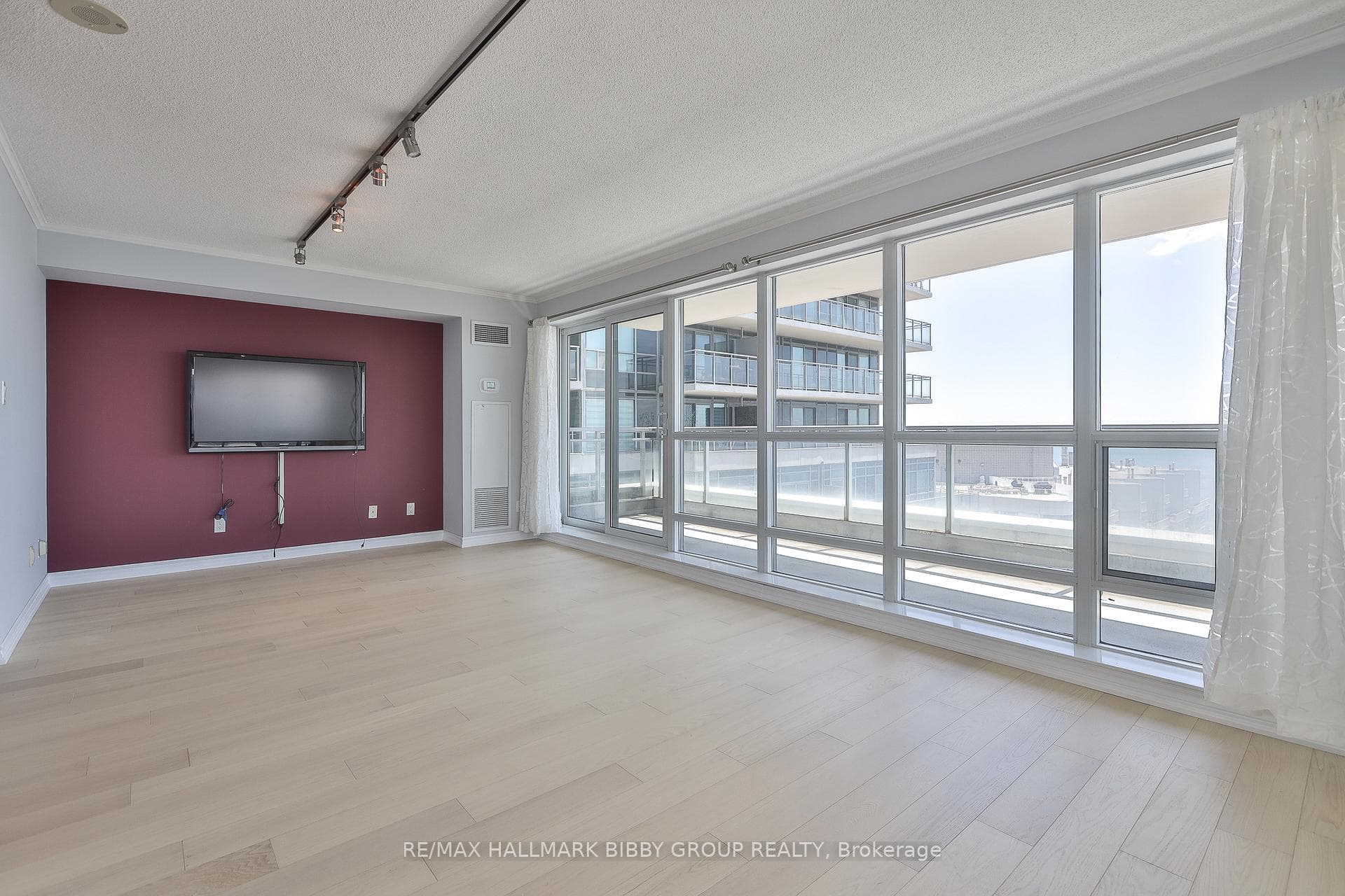 410 Queens Quay Unit 1103 photo 7